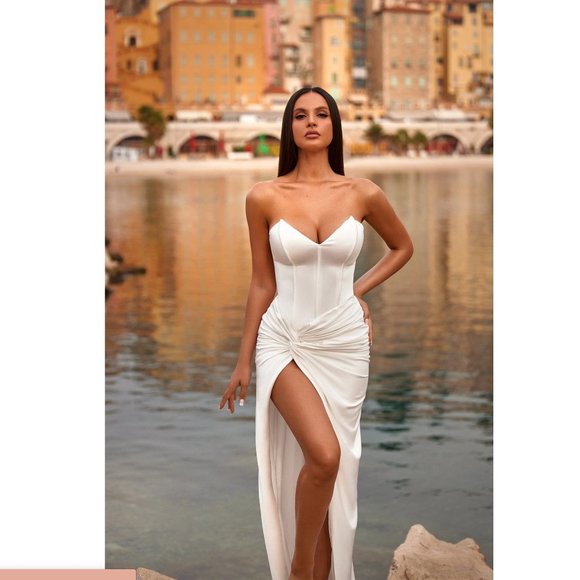 Alamour the label Vlora - White Satin Gown - Picture 2 of 11
